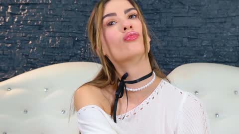 Lauryn online show from 01/09/25, 06:48