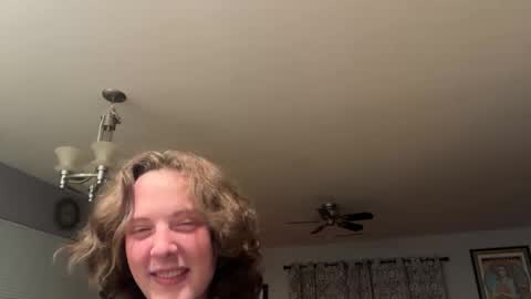 Snapshot of lausfavorite chatting on 10/14/25, 06:14 lausfavorite online show from 10/14/25, 06:14