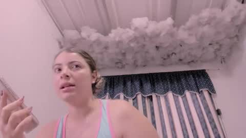 Snapshot of lauu_g chatting on 11/27/25, 10:50 Lauu G online show from 11/27/25, 10:50