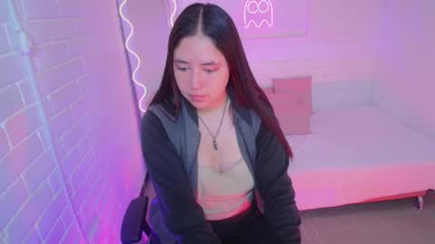 Lauxury  online show from 09/09/25, 03:17