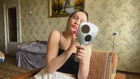 Snapshot of lavadahazeltine chatting on 06/14/26, 11:23 Elin online show from 06/14/26, 11:23