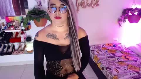 Snapshot of laveneno_ortiz07 chatting on 11/14/25, 11:13 Cristina online show from 11/14/25, 11:13