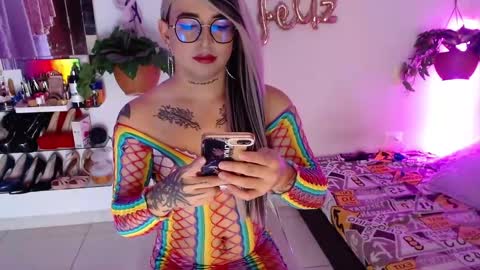 Snapshot of laveneno_ortiz07 chatting on 11/23/25, 11:37 Cristina online show from 11/23/25, 11:37