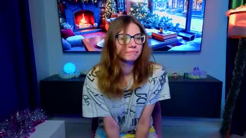 Snapshot of laveniadevoss chatting on 11/27/25, 06:15 Gloria online show from 11/27/25, 06:15