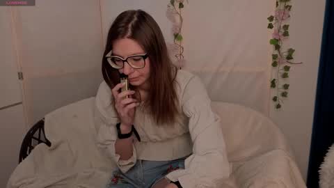 Snapshot of laveniadevoss chatting on 12/14/25, 06:08 Gloria online show from 12/14/25, 06:08