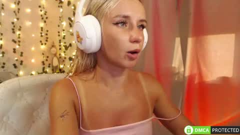 Snapshot of lavinell chatting on 07/26/26, 03:08 Mia online show from 07/26/26, 03:08