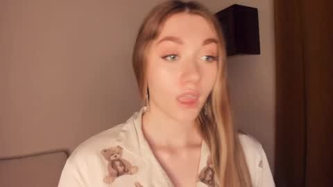 Snapshot of laviniahoutz chatting on 05/24/26, 09:53 Jane online show from 05/24/26, 09:53