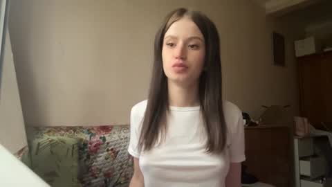 Snapshot of lavonehedrich chatting on 06/13/26, 10:02 Avrora3 online show from 06/13/26, 10:02
