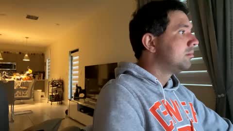 Snapshot of law_cambio chatting on 12/02/24, 12:40 law_cambio online show from 12/02/24, 12:40