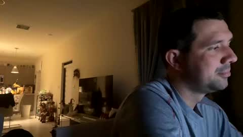 Snapshot of law_cambio chatting on 12/18/24, 10:40 law_cambio online show from 12/18/24, 10:40