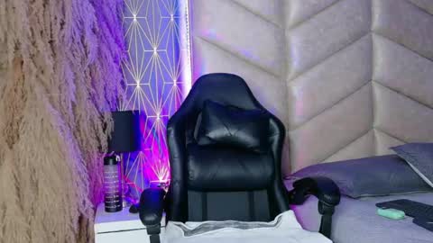 laya online show from 12/01/25, 03:11