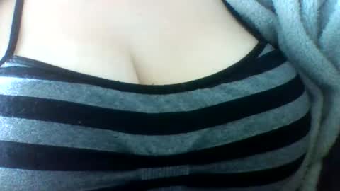 layannalea online show from 07/07/26, 10:14