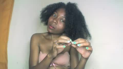 Snapshot of layannek chatting on 09/20/25, 01:50 layannek online show from 09/20/25, 01:50