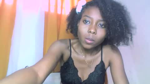 Snapshot of layannek chatting on 10/05/25, 10:13 layannek online show from 10/05/25, 10:13