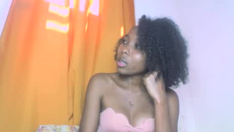 Snapshot of layannek chatting on 10/08/25, 07:06 layannek online show from 10/08/25, 07:06