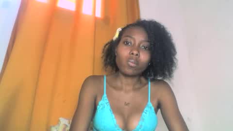 Snapshot of layannek chatting on 10/10/25, 08:13 layannek online show from 10/10/25, 08:13