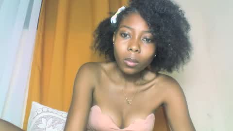 Snapshot of layannek chatting on 10/13/25, 03:34 layannek online show from 10/13/25, 03:34