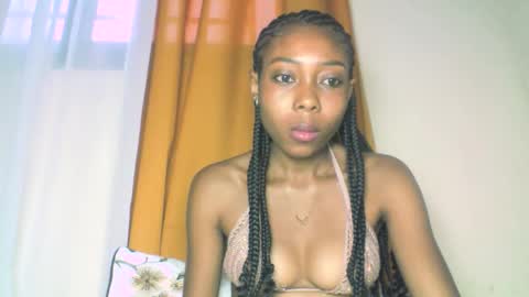 Snapshot of layannek chatting on 10/21/25, 02:45 layannek online show from 10/21/25, 02:45