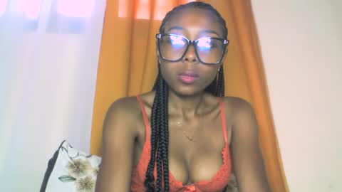 Snapshot of layannek chatting on 10/22/25, 04:24 layannek online show from 10/22/25, 04:24