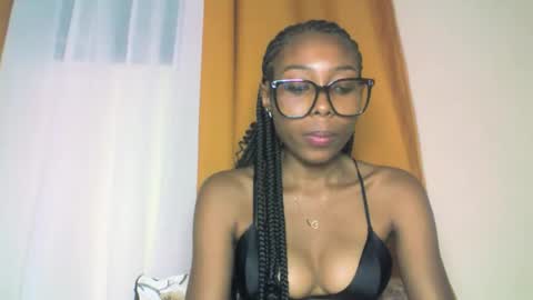 Snapshot of layannek chatting on 10/22/25, 04:29 layannek online show from 10/22/25, 04:29