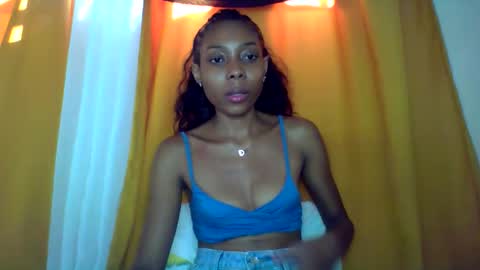 layannek online show from 12/15/25, 06:28