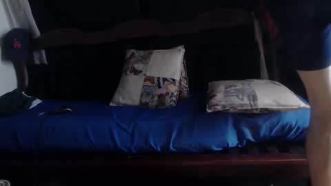 Snapshot of laye19 chatting on 09/28/25, 06:02 Laye19 online show from 09/28/25, 06:02