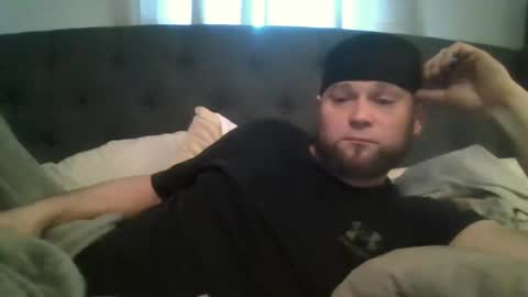 layinlow42 online show from 12/19/24, 07:07