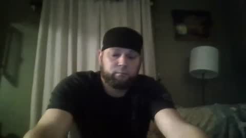 layinlow42 online show from 01/01/25, 12:11