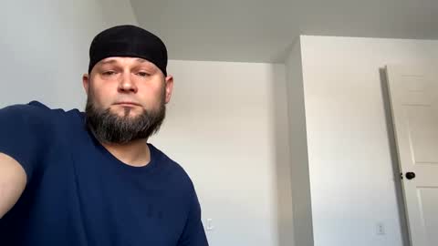 layinlow42 online show from 01/28/25, 05:35