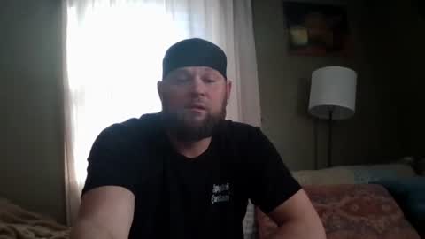 layinlow42 online show from 02/01/25, 07:44