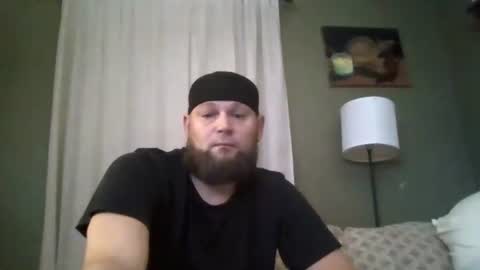 layinlow42 online show from 10/17/25, 02:37