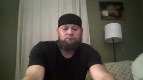 layinlow42 online show from 10/18/25, 05:21