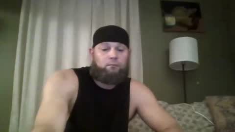 layinlow42 online show from 10/30/25, 06:15