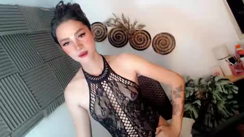 Snapshot of layla47649867 chatting on 02/27/26, 02:33 layla47649867 online show from 02/27/26, 02:33