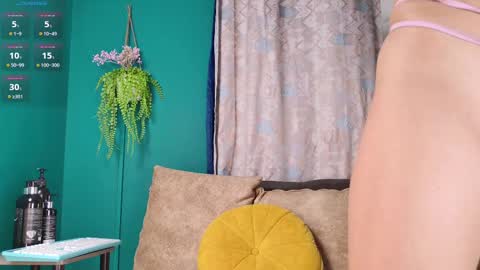 layla_17 online show from 09/08/25, 04:39