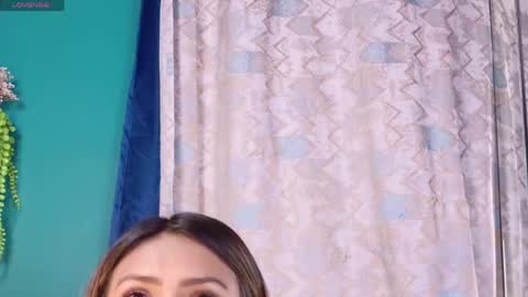 layla_17 online show from 06/09/26, 05:57