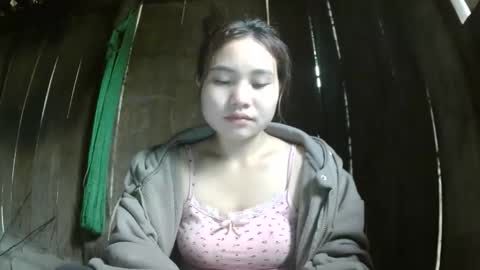 Snapshot of layla_999 chatting on 05/02/26, 05:01 layla_999 online show from 05/02/26, 05:01