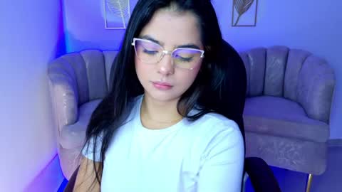 Layla Breezee online show from 05/03/26, 11:16