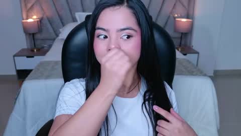 Layla Breezee online show from 06/09/26, 11:44