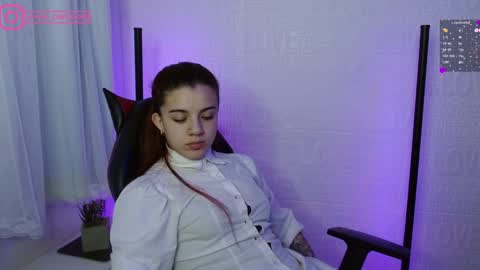 Layla online show from 01/31/25, 02:17