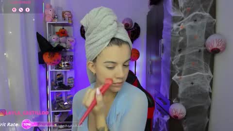 Layla online show from 10/24/25, 02:57