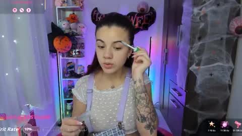 Layla online show from 11/03/25, 02:18