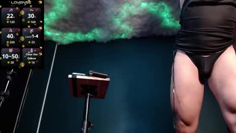 Layla   help me with your thumbs up its important  online show from 11/14/25, 09:30