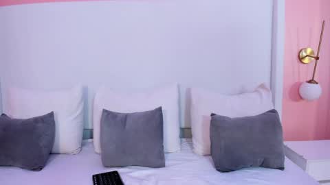 Snapshot of layla_kieni chatting on 06/07/26, 01:15 Layla online show from 06/07/26, 01:15
