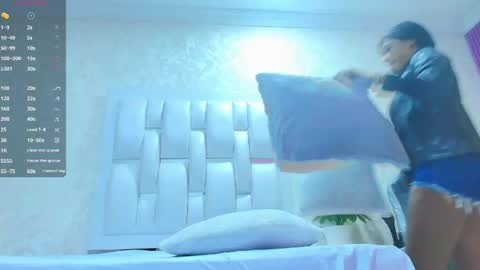 Snapshot of layla_lell chatting on 04/13/26, 01:05 L A Y L A online show from 04/13/26, 01:05
