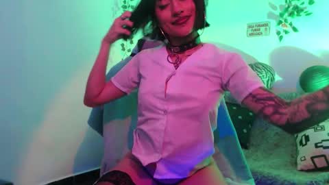 layla_quinn online show from 12/15/25, 10:58