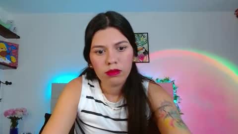 Snapshot of layla_roma chatting on 04/21/26, 01:42 Lia and Rachel online show from 04/21/26, 01:42