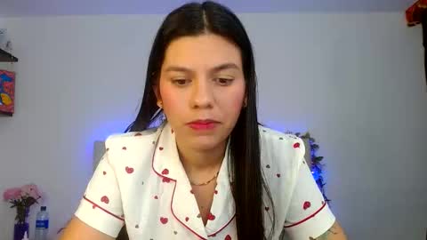 Snapshot of layla_roma chatting on 05/26/26, 01:01 Lia and Rachel online show from 05/26/26, 01:01