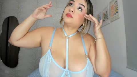 Snapshot of layla_vanegas chatting on 02/28/25, 05:26 Layla Vanegas online show from 02/28/25, 05:26