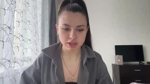 Snapshot of laylachinskey chatting on 05/23/26, 12:09 Rose online show from 05/23/26, 12:09